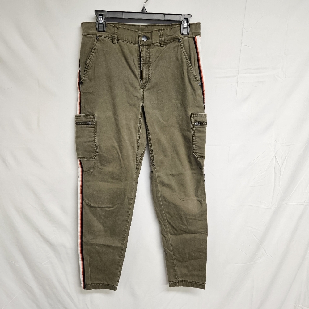 Athleta Women's Size 6 Summit Cargo Pant Side Pockets Olive Green Side Stripe